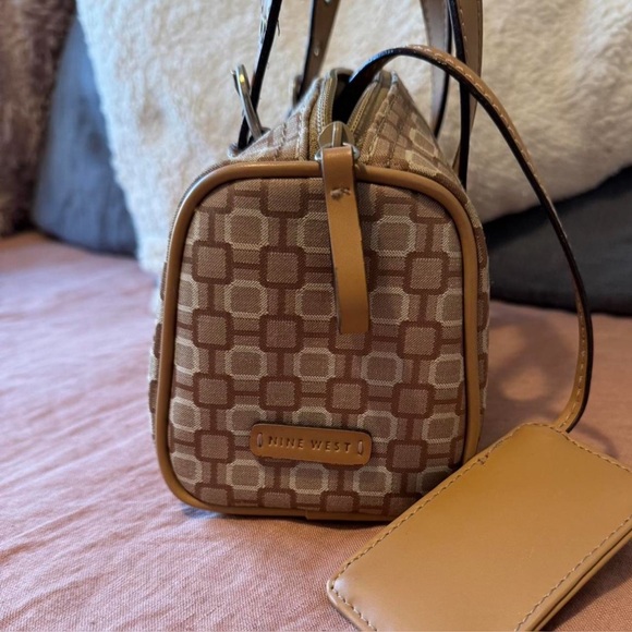 Nine West mini bag with mirror - Picture 3 of 6